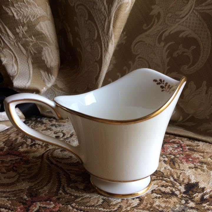 英国製❁﻿22金 WORCESTER 美しい英国の野の花 ミルクジャグ 英国製❁﻿22金 ROYALWORCESTER 美しい英国の野の花 ミルクジャグ